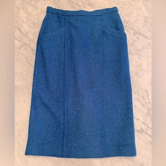 Vintage Fly Over cobalt tweed skirt suit with embroidery and rhinestones size 9 - Picture 11 of 15
